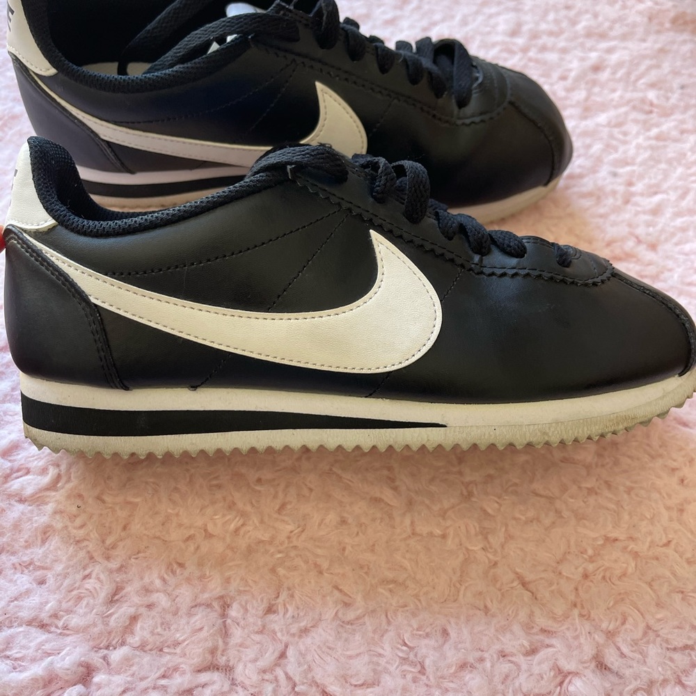 Nike Cortez Basic Leather Women’s Size 7.5 Black White 807471-010 no box - Picture 8 of 11